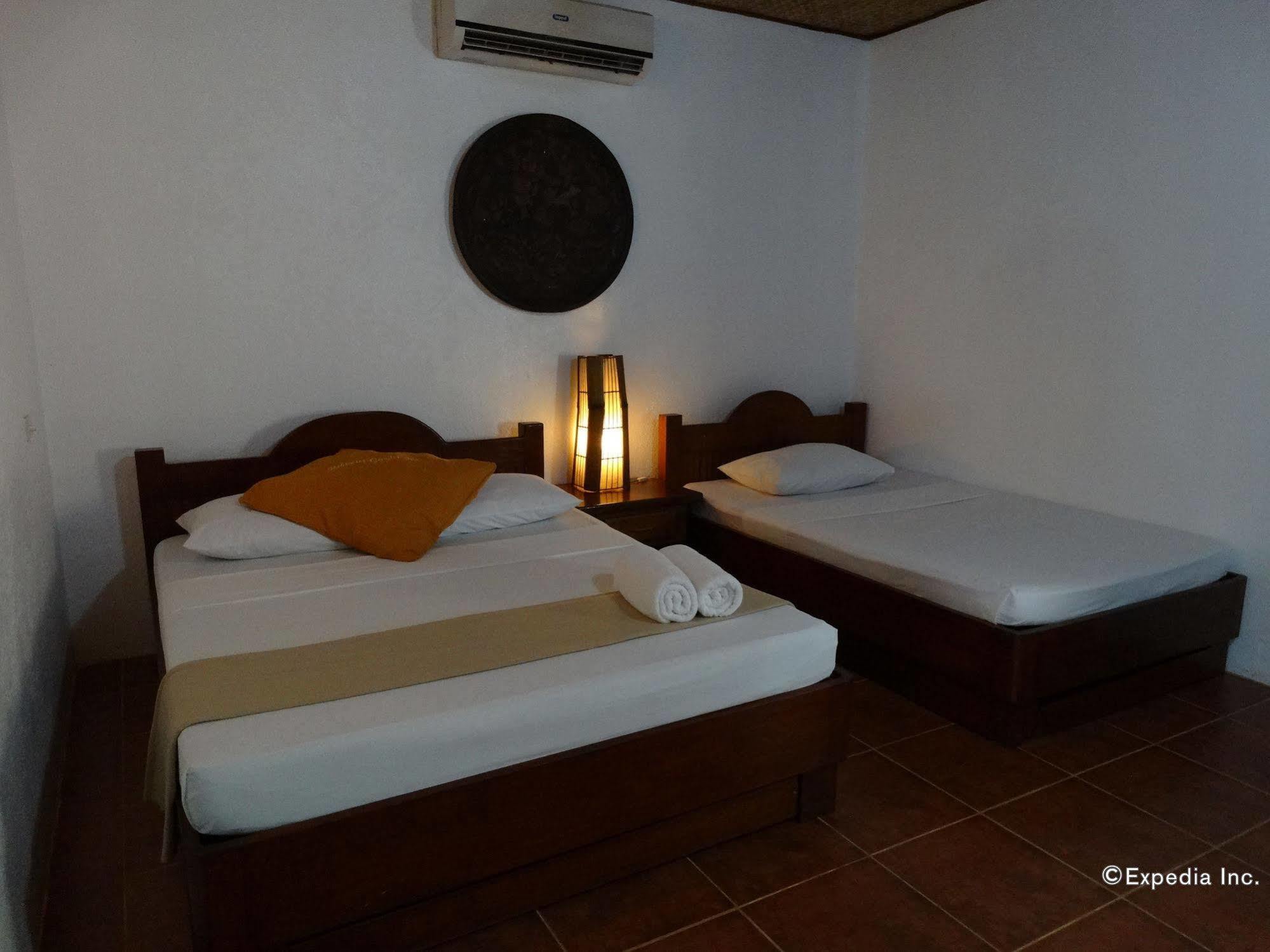 Hibiscus Garden 3*