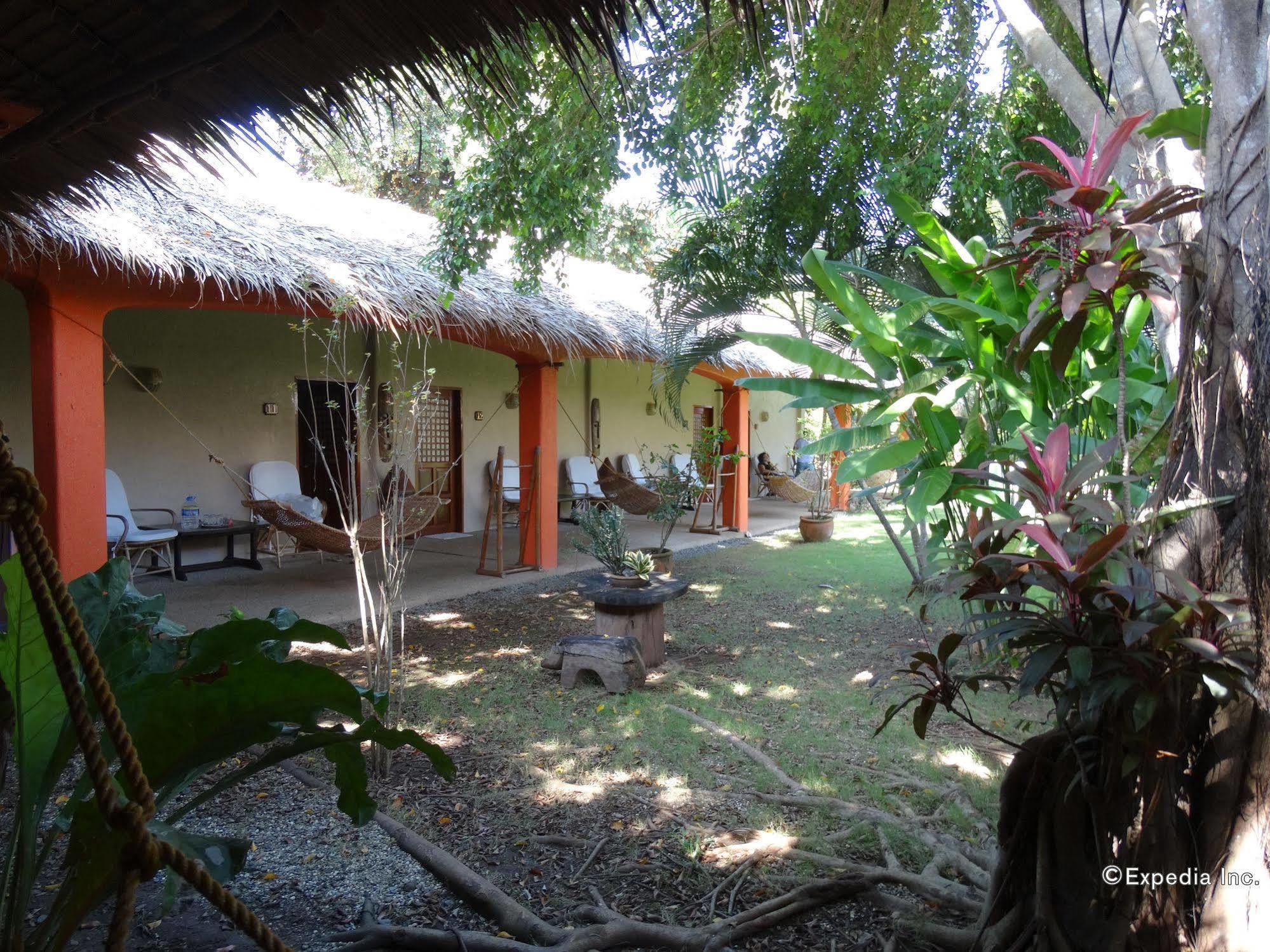 Hibiscus Garden 3*