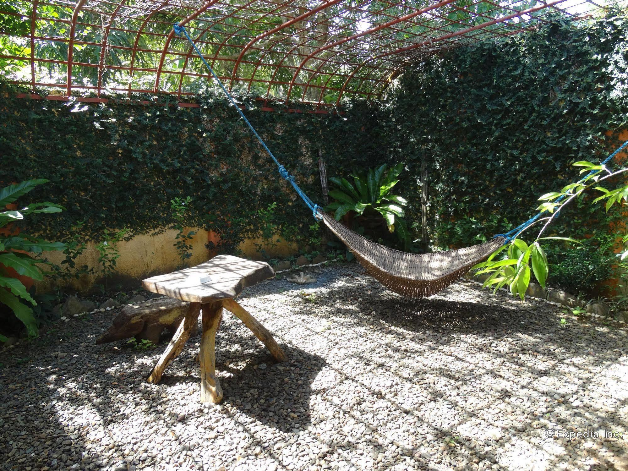 Hibiscus Garden 3*
