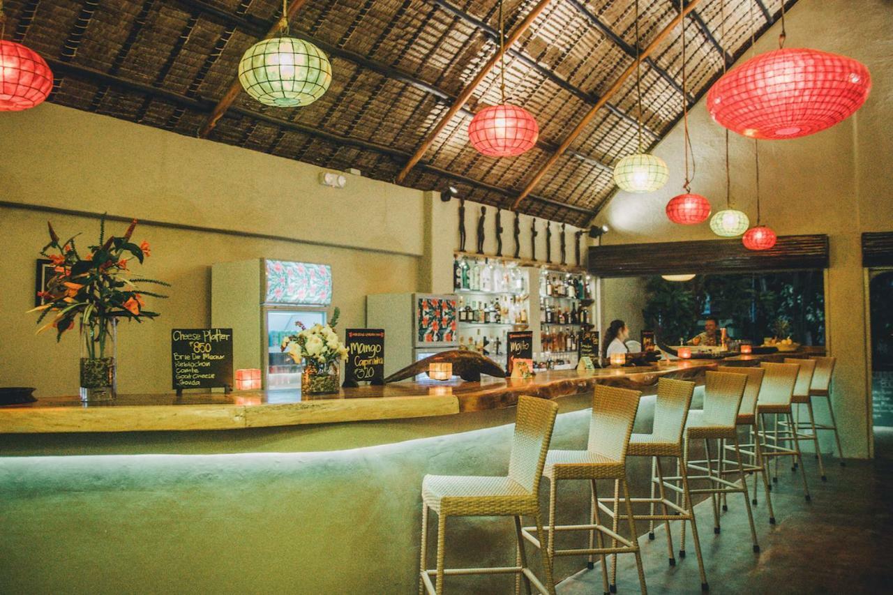 Inn Hibiscus Garden