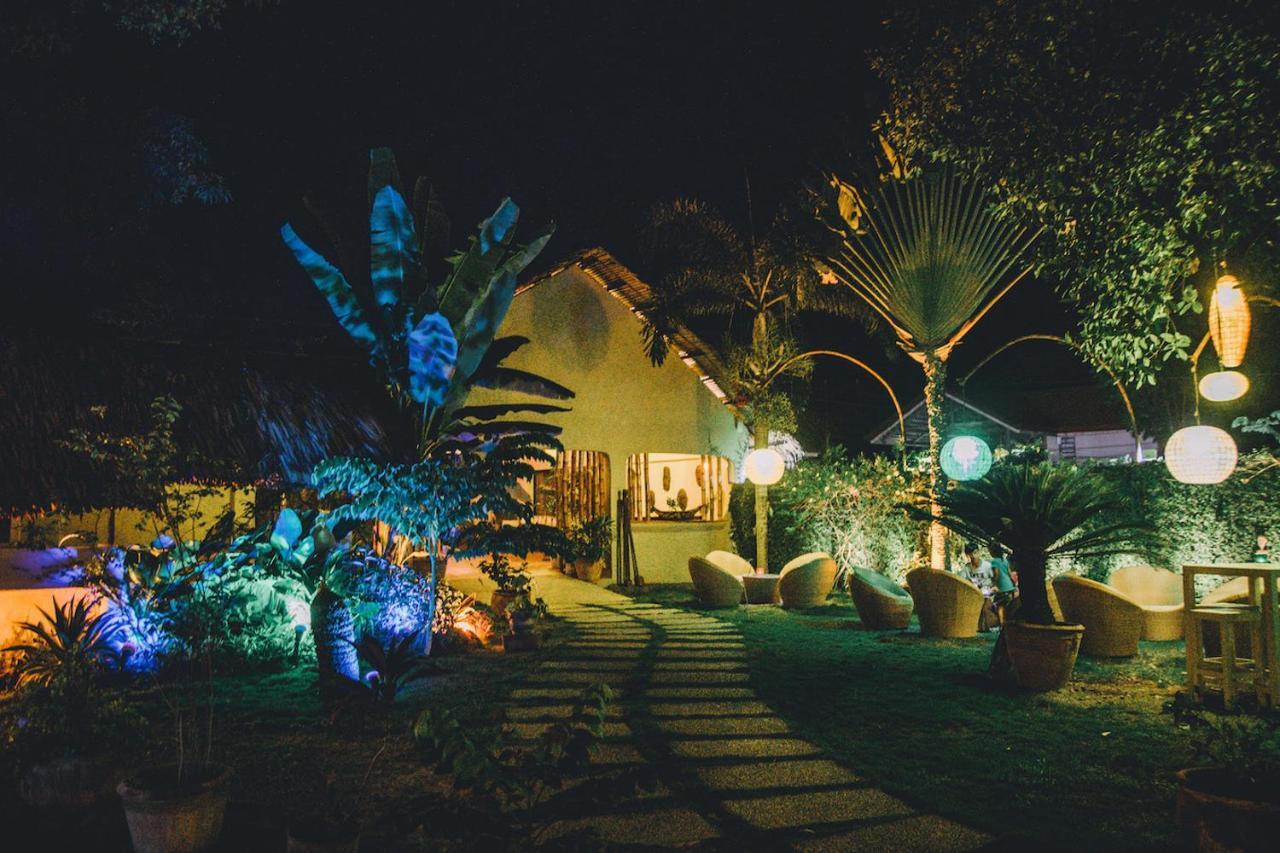 Inn Hibiscus Garden